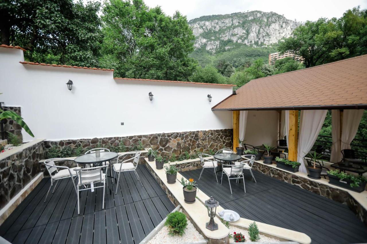 Отель Casa Marica Бэиле-Еркулане Экстерьер фото