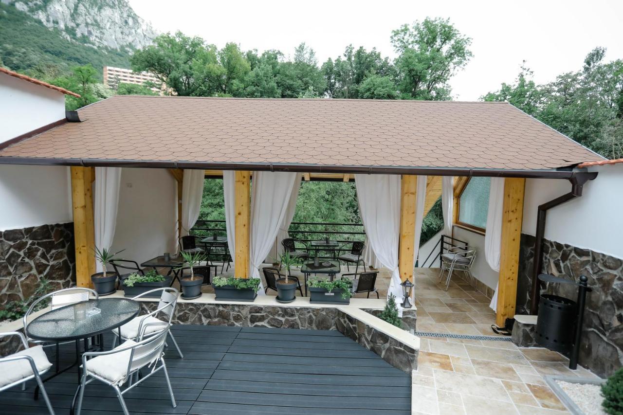 Отель Casa Marica Бэиле-Еркулане Экстерьер фото